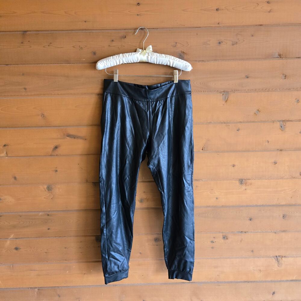 Commando Jogger Black Faux Leather Pull On Pant Medium Pocket Stretchy Cuffed - Picture 2 of 5